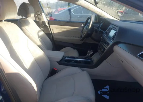 2017 Hyundai Sonata Sport z USA, uszkodzony, nr VIN 5NPE34AF2HH531030